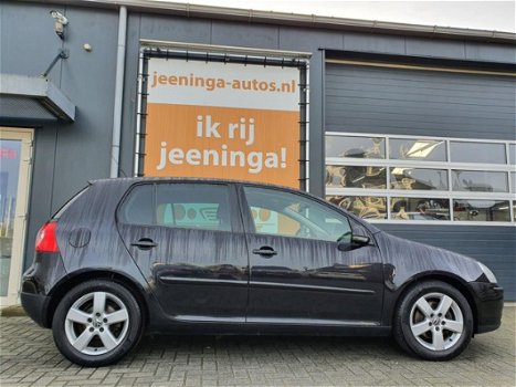 Volkswagen Golf - 1.4 TSI Trendline 5-deurs Automaat met Stoelverwarming, Climate & Cruise control - 1