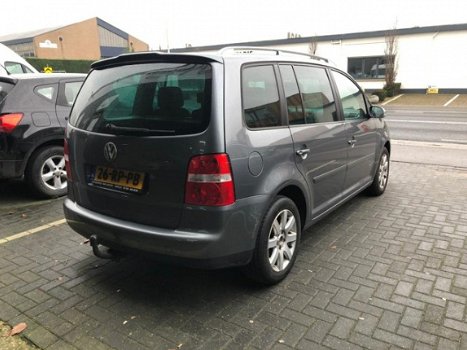 Volkswagen Touran - 1.9 TDI 105pk Highline Automaat - 1