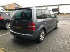 Volkswagen Touran - 1.9 TDI 105pk Highline Automaat