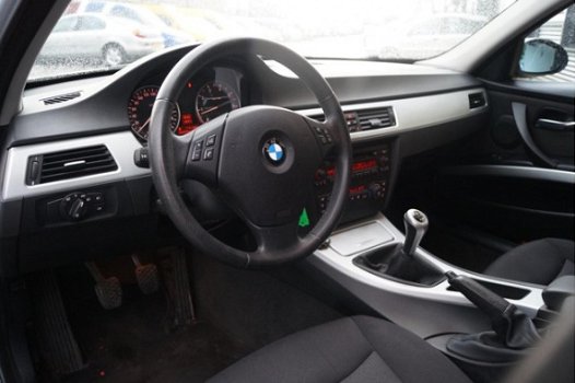 BMW 3-serie - 320i Dynamic Executive AIRCO/CRUISE/XENON NETTE AUTO - 1