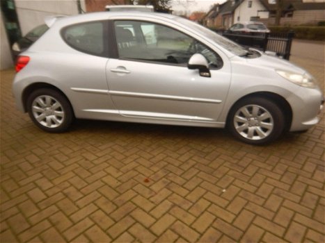 Peugeot 207 - 1.6 HDI XS Pack Nette 207 1.6hdi n.a.p.airco - 1