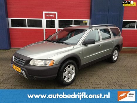 Volvo XC70 - 2.4 D5 ZEER MOOIE 4X4 AANGEDREVEN VELE OPTIES LEER CRUISE ELECT RAMEN AUTOMAAT ETC - 1