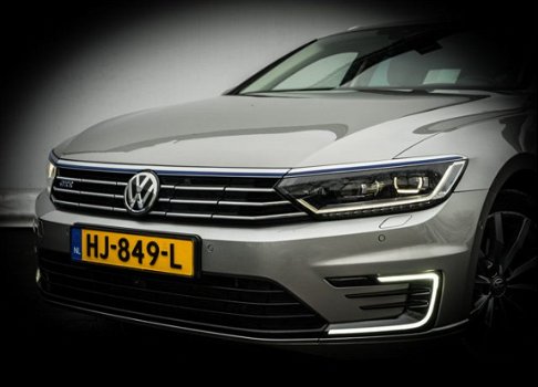 Volkswagen Passat Variant - 1.4 TSI GTE Highline Panoramadak/ Ex btw/ Camera/ Adapt. cruise/ Leer/ E - 1