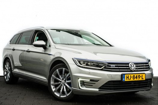 Volkswagen Passat Variant - 1.4 TSI GTE Highline Panoramadak/ Ex btw/ Camera/ Adapt. cruise/ Leer/ E - 1