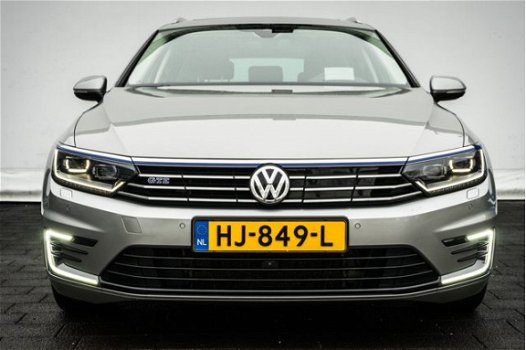 Volkswagen Passat Variant - 1.4 TSI GTE Highline Panoramadak/ Ex btw/ Camera/ Adapt. cruise/ Leer/ E - 1