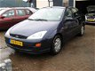 Ford Focus - 1.6-16V Ghia Airco Trekh Alle inruil mogelijk - 1 - Thumbnail