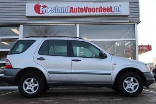 Mercedes-Benz M-klasse - 270 CDI / 1e eigenaar / Dealer onderhouden / 2001 - 1