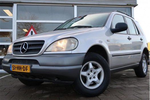 Mercedes-Benz M-klasse - 270 CDI / 1e eigenaar / Dealer onderhouden / 2001 - 1