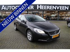 Volvo V40 - 2.0 D4 Momentum Business 50 procent deal 5.375, - ACTIE Xenon / Pano dak / LED / Navi /