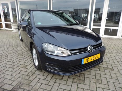 Volkswagen Golf - 1.0 TSI 50 procent deal 6.225 ACTIE DSG / PDC / LMV - 1