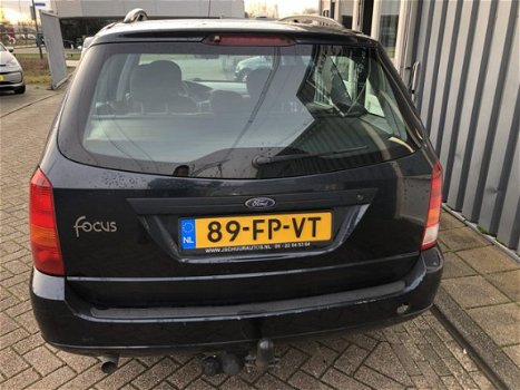Ford Focus Wagon - 1.8-16V Collection - 1