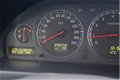 Volvo V70 - 2.4 140PK Momentum LEDER/17INCH/ORIG.NL - 1 - Thumbnail