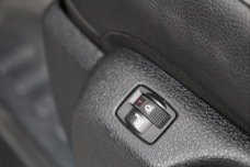 Peugeot Expert - 231S 2.0BlueHDI 123PK L2-Medium | Premium Pack | Camera | Stoelverwarming | 3 zits