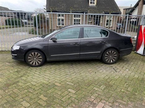 Volkswagen Passat - 2.0 TDI Sportline Business - 1