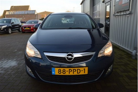 Opel Astra - 1.4 Turbo Cosmo Navi&PDC&17