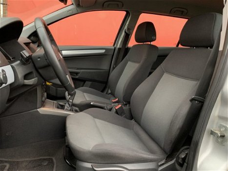 Opel Astra Wagon - 1.6 Business Airco | Cruise | Trekhaak - 1