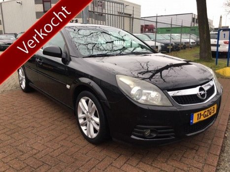 Opel Vectra GTS - 1.8-16V Executive Airco/ECC, Navigatie, Xenon - 1