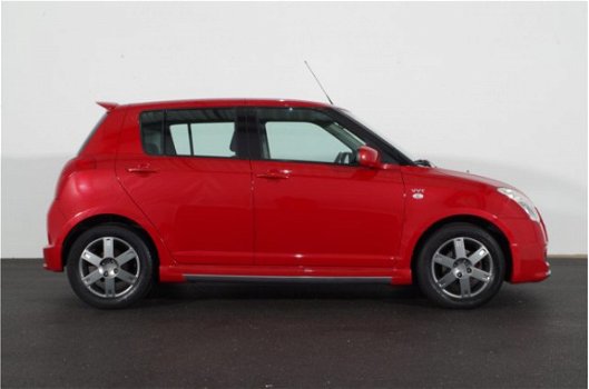 Suzuki Swift - 1.5 Exclusive sport pakket > 102PK | Airco | Keyless entry/start | Lichtmetalen velge - 1