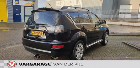 Mitsubishi Outlander - 2.0 Instyle Leder, Navigatie, Zonnedak - 1