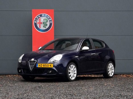 Alfa Romeo Giulietta - 1.6 JTDm Distinctive | panoramadak | leder | - 1