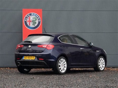 Alfa Romeo Giulietta - 1.6 JTDm Distinctive | panoramadak | leder | - 1