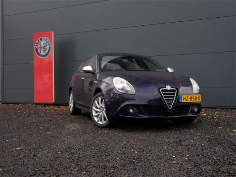 Alfa Romeo Giulietta - 1.6 JTDm Distinctive | panoramadak | leder | - 1