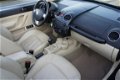 Volkswagen Beetle - 2.0 Highline LEDER/AIRCO/PDC PERFECTE STAAT - 1 - Thumbnail