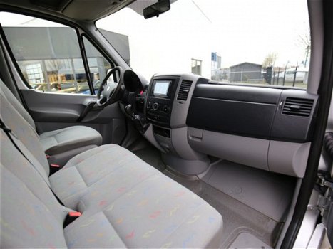 Volkswagen Crafter - 35 2.5 TDI L2H2 Airco/Navigatie/Multimedia/Trekhaak (Ideale camper ombouw) - 1