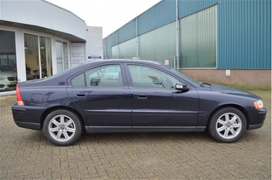 Volvo S60 - 2.4D Momentum *Navi, Sport-Leder, PDC - 1