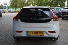 Volvo V40 - T3 R-DESIGN Alcantara/Navi/NL auto