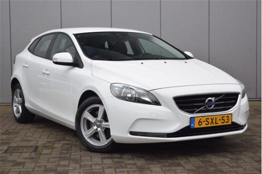 Volvo V40 - 1.6 D2 Clima Cruise Keyless Stoelverw Navi PDC Automaat Euro 5 - 1