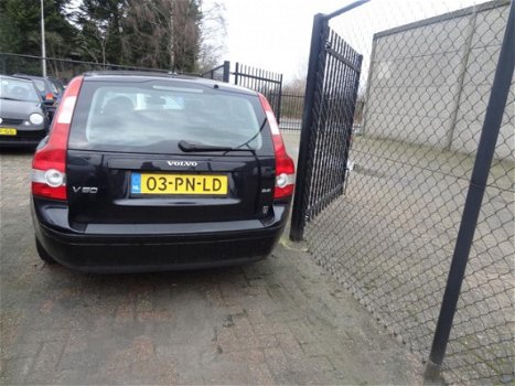 Volvo V50 - 2.4i Momentum . met motor schade - 1