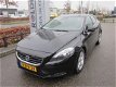 Volvo V40 - 1.6 D2 Momentum Nav+PDC+Trekhaak - 1 - Thumbnail