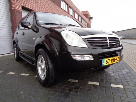 SsangYong Rexton - RX 270 Xdi Airco Automaat Zwart 175DKM NAP - 1