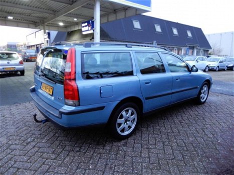 Volvo V70 - 2.4 Comfort Line automaat - 1