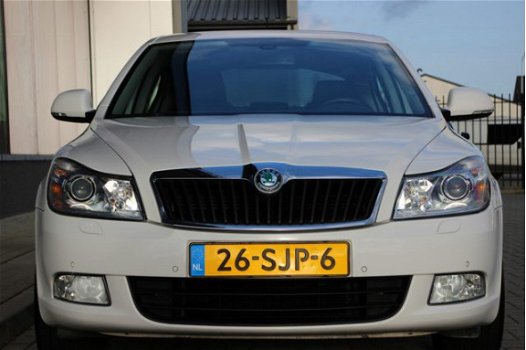 Skoda Octavia - 1.2 TSI Elegance | Dealer onderhouden | Navi | Cruise | Xenon - 1