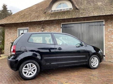 Volkswagen Polo - 1.2-12V Trendline Airco - LM velgen - Nieuwe APK - 1