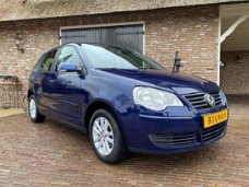 Volkswagen Polo - 1.4-16V Comfortline 5 Deurs - Airco - LM velgen - UNITED