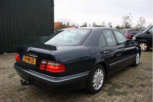 Mercedes-Benz E-klasse - 200 CDI Elegance YOUNGTIMER LAGE KM. STAND - 1