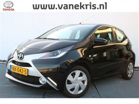 Toyota Aygo - 1.0 VVT-i x-play - Navigatie - Fietsendragerbeugel - 1