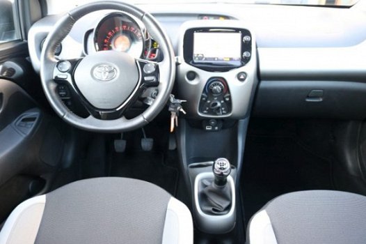 Toyota Aygo - 1.0 VVT-i x-play - Navigatie - Fietsendragerbeugel - 1