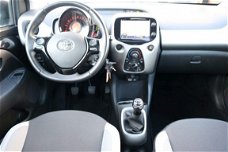 Toyota Aygo - 1.0 VVT-i x-play - Navigatie - Fietsendragerbeugel