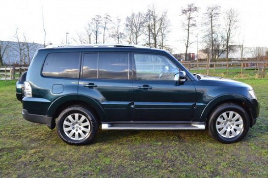 Mitsubishi Pajero - 3.2 DI-D Instyle Side Window Van - 1