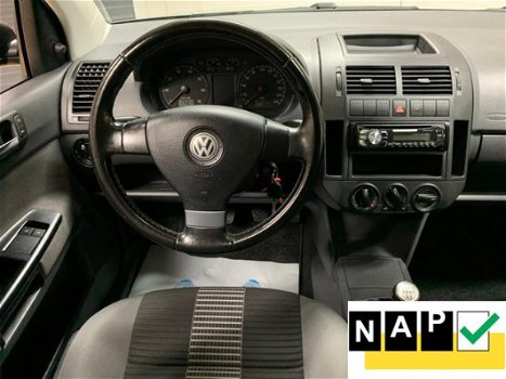 Volkswagen Polo - 1.2-12V Comfortline ZONDAG ' s open van 12-tot 17 uur - 1