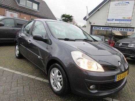 Renault Clio - 1.5 dCi Dynamique S airco/cruise-control/halfleder/luxe uitvoering - 1