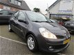 Renault Clio - 1.5 dCi Dynamique S airco/cruise-control/halfleder/luxe uitvoering - 1 - Thumbnail