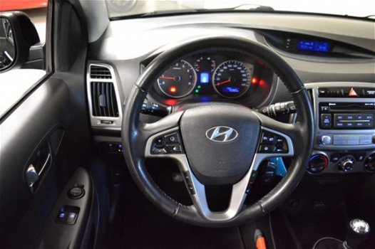 Hyundai i20 - 1.2i Go | lichtmetale velgen | Getinte ramen | - 1