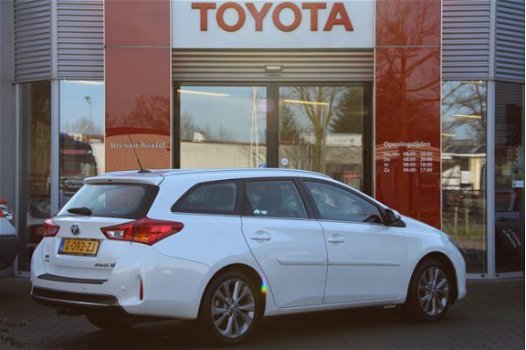 Toyota Auris Touring Sports - 1.8 Hybrid Executive# *TREKHAAK / PARKEERSENSOREN / NAVIGATIE / BLUETO - 1