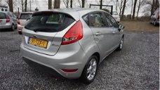 Ford Fiesta - 1.25 Champion 5deurs super mooi airco lm-velgen el-ramen 81dkm aantoonbaar nl-auto