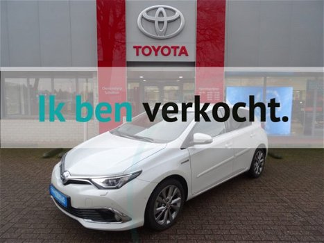 Toyota Auris - 1.8 Hybrid Lounge / Navigatie / Stoelverwarming / LED / Parkeersensoren / DAB / Keyle - 1